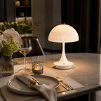 Lampe champignon sans fil, dôme blanc strié et pied coloré 23 cm