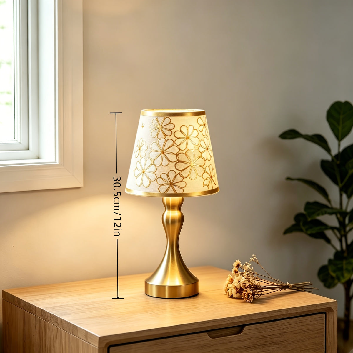 Lampe de chevet dorée à abat-jour fleuri, trois teintes de lumière