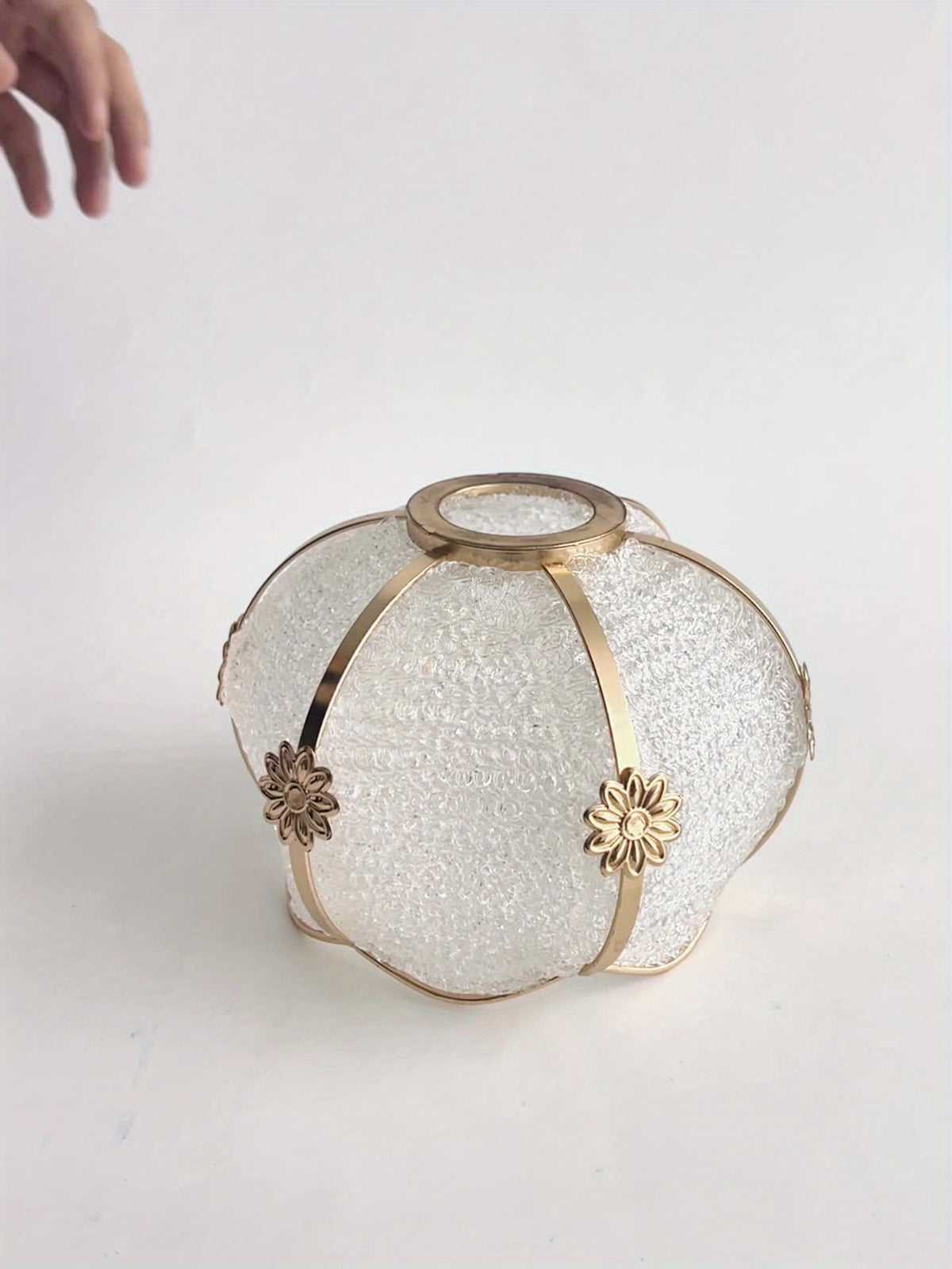 Abat-jour tulipe à armature dorée et marguerites, Ø 16,3 cm