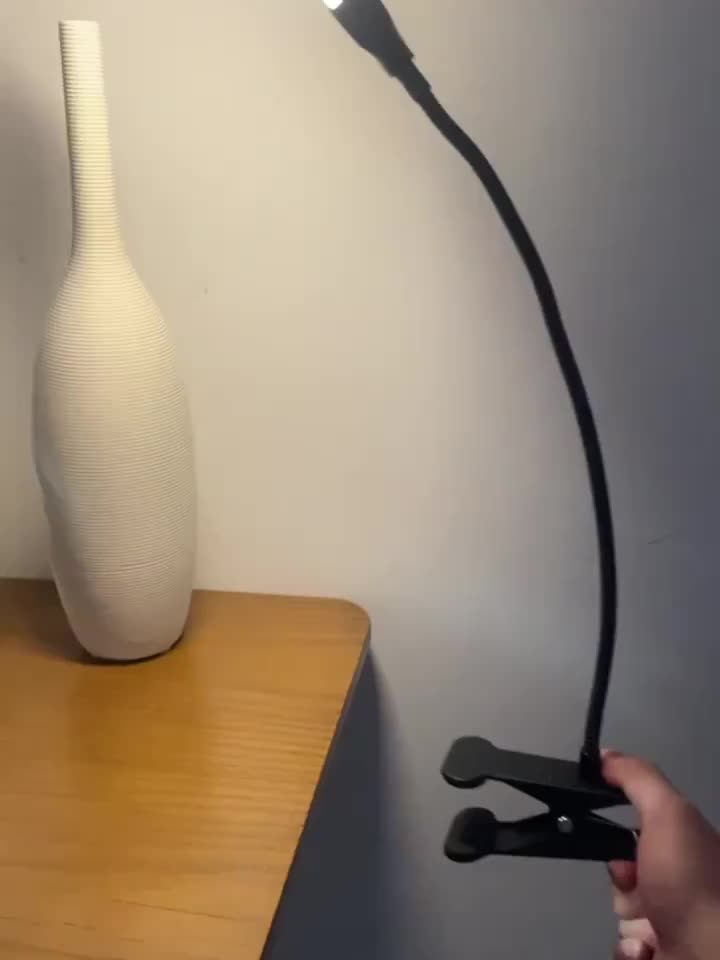 Un boîtier de commande sur le câble USB
