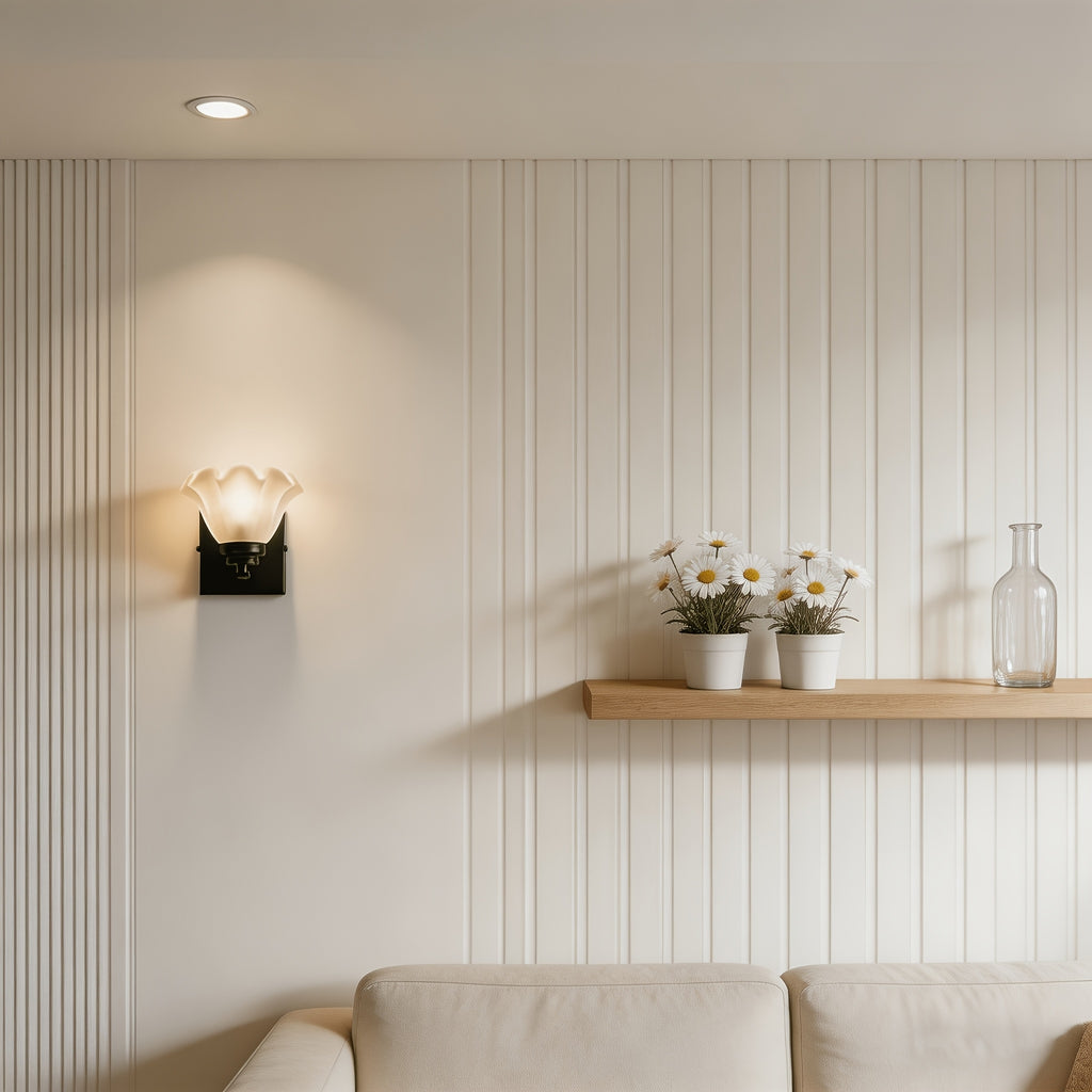 Applique murale noire et tulipe en verre dépoli, esprit rétro