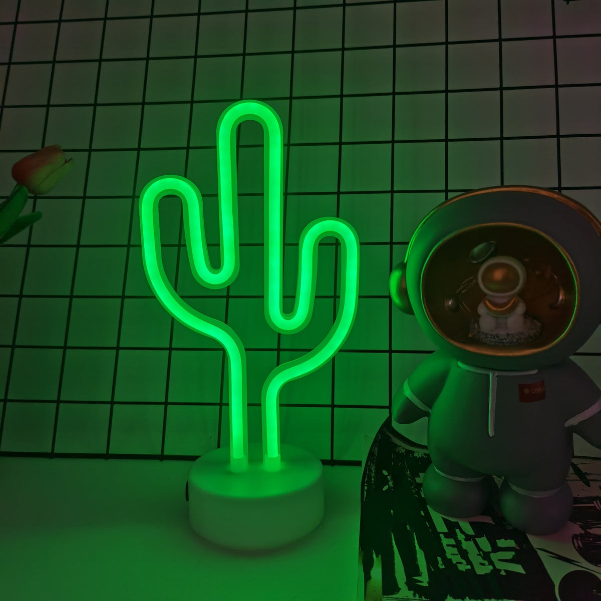 Néon LED cactus vert sur socle blanc, à piles ou USB, 14 x 20 cm