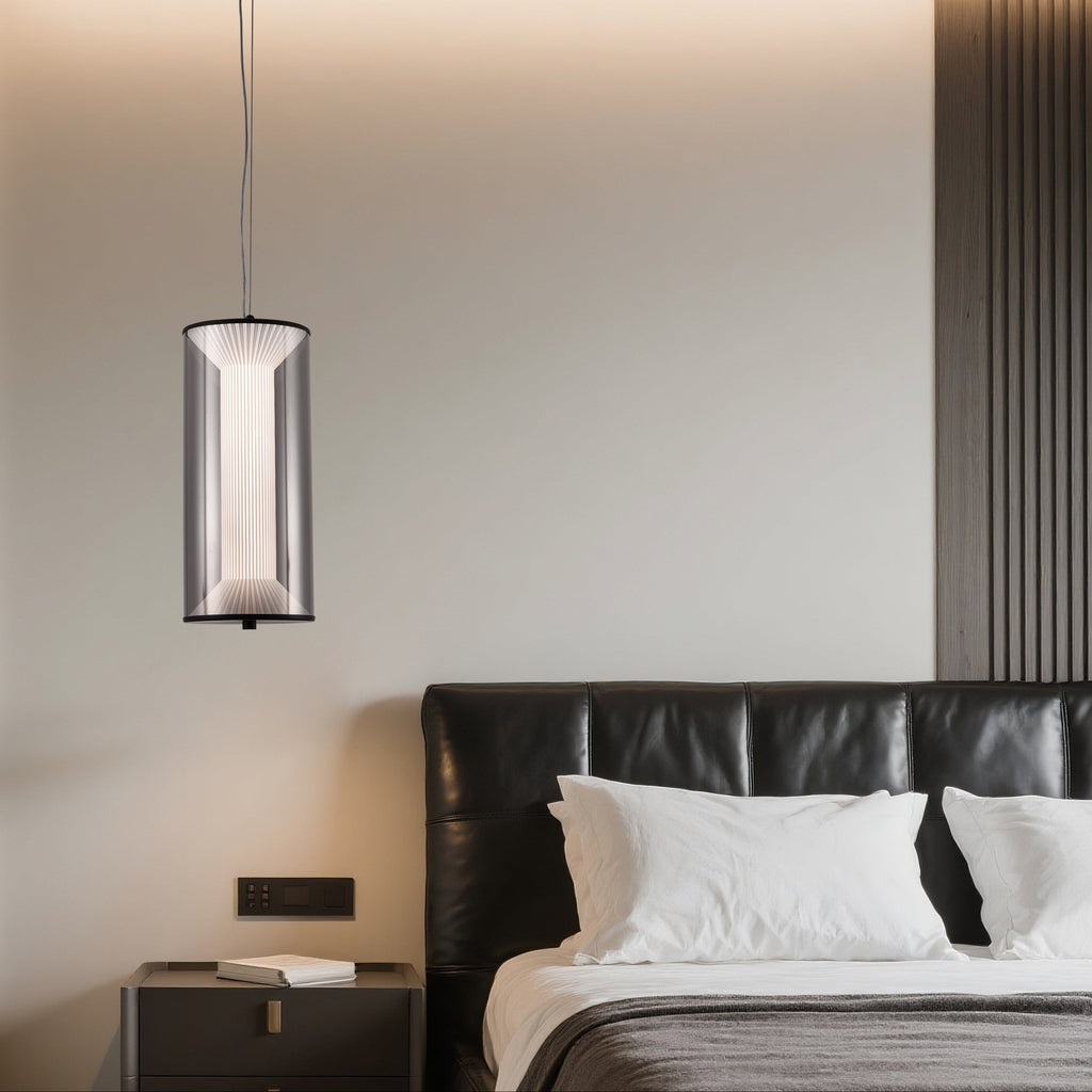Suspension LED cylindre noir à diffuseur plissé et voile fumé, 29 W