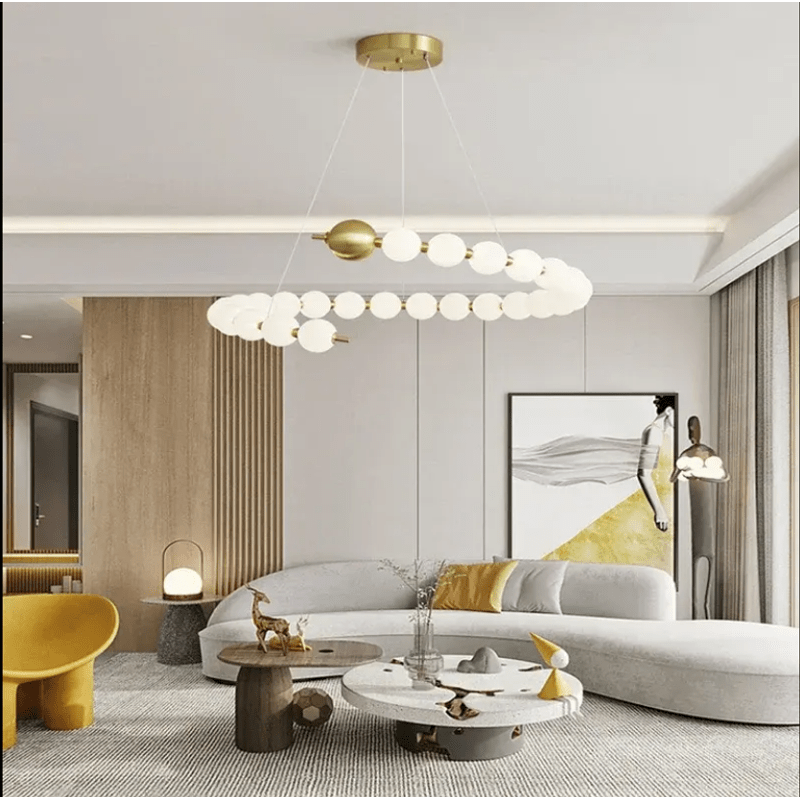 Un luminaire précieux pour salon clair et chambre