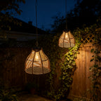 Suspension solaire cloche effet rotin tressé, ampoule filament