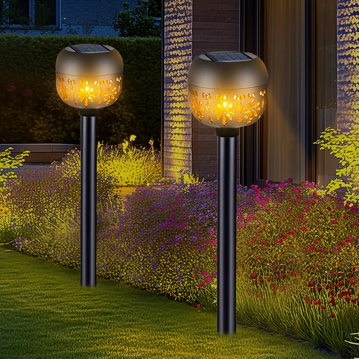 Lampe solaire boule ajourée qui projette des fleurs