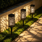 Lampe solaire de jardin carrée ajourée, lot de 3 en blanc chaud
