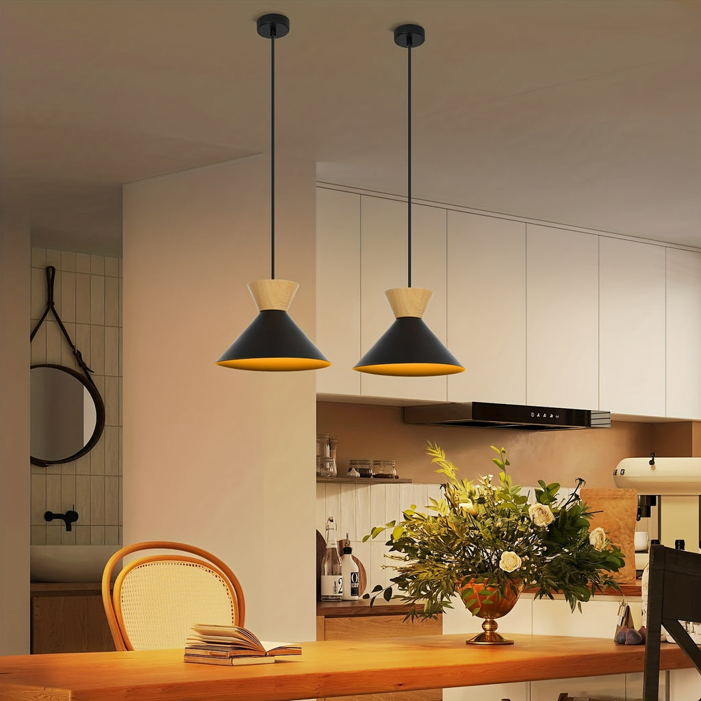 Lot de 2 suspensions cône noir, intérieur doré et col effet bois