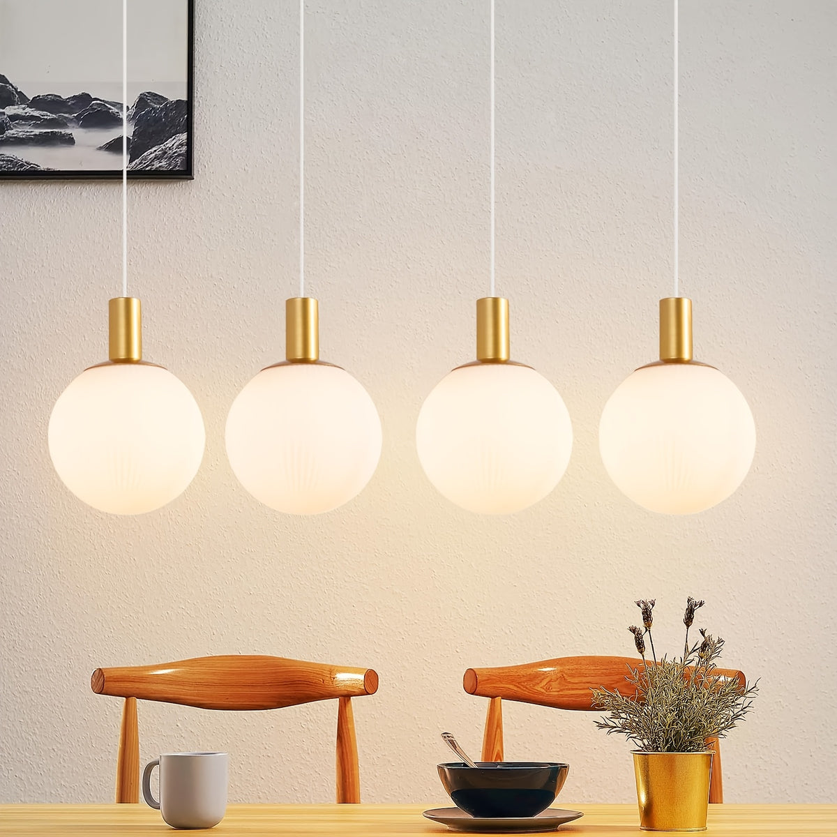 Une salle à manger lumineuse et chaleureuse