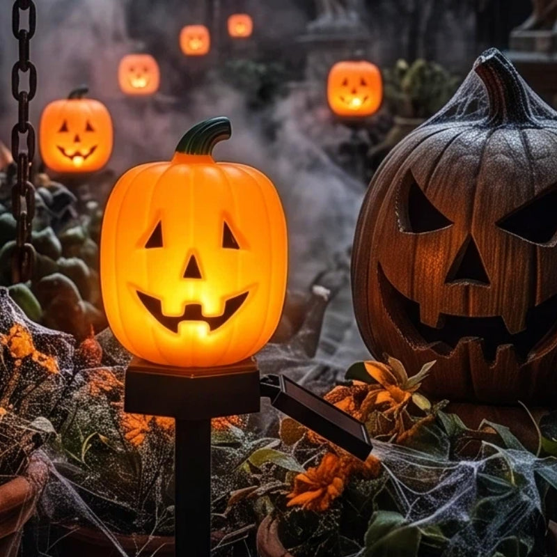 Un décor d'Halloween lumineux, prêt à planter
