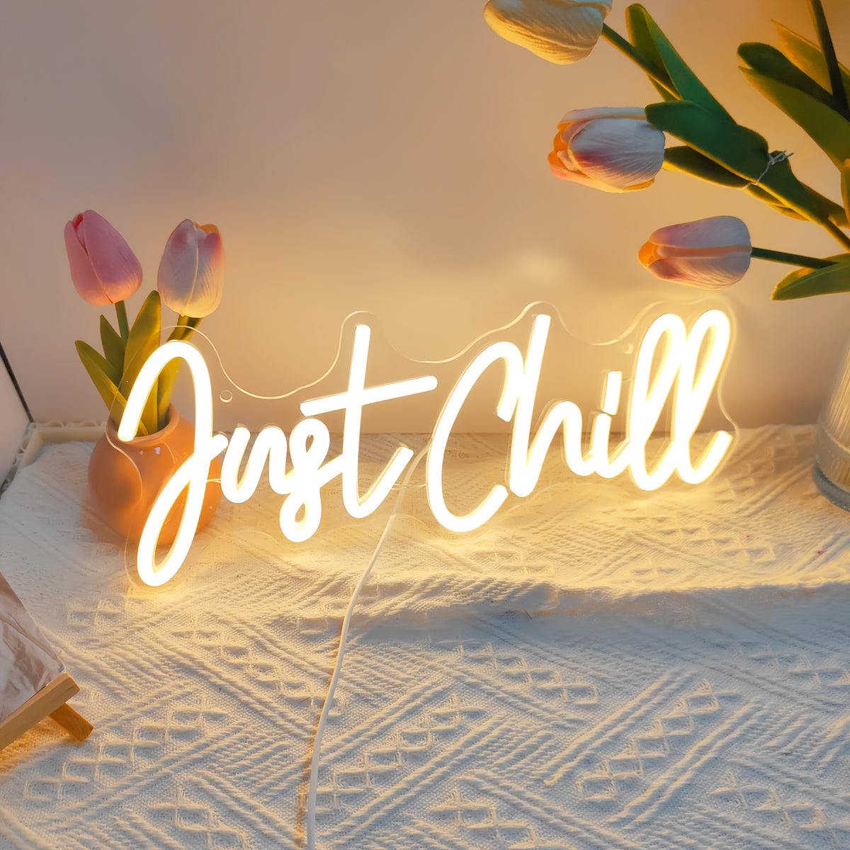Enseigne néon LED « Just Chill » blanc chaud en cursive, 35,5 cm