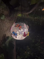 Suspension solaire boule grillagée aux papillons colorés, IP44