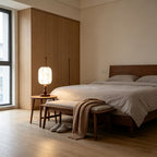 Lampe de chevet lanterne en tissu à décor d'estampe, pied en bois