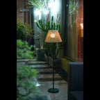 Lampadaire solaire effet rotin de 119 cm pour patio et jardin