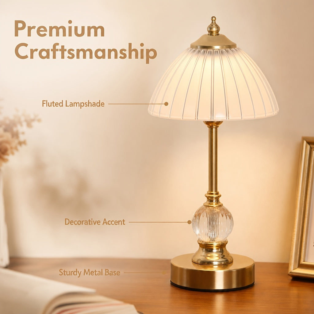 Lampe de chevet dorée à abat-jour cannelé blanc, 31,5 cm