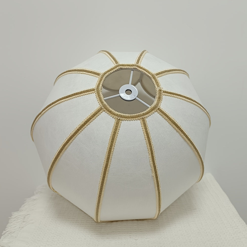Abat-jour à pétales en tissu blanc et galon doré, Ø 33 x H 23 cm