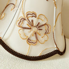 Abat-jour cloche festonné crème à fleurs brodées, Ø 30 cm