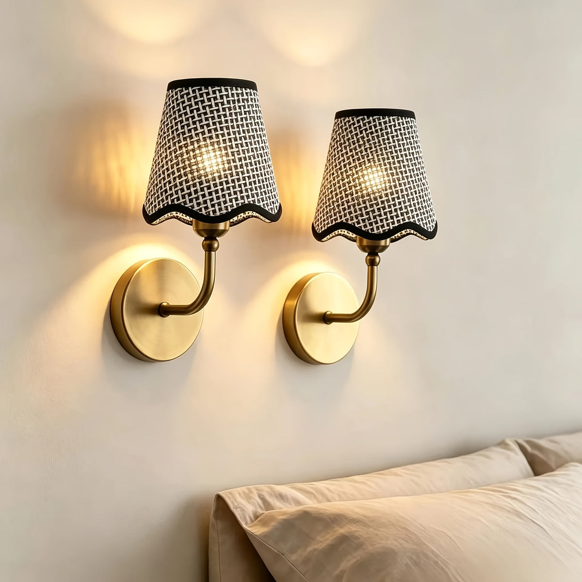 Lot de 2 abat-jours tissés noirs ajourés à bord festonné, Ø 18 cm