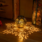 Lot de 2 lanternes solaires boules ajourées dorées, style marocain