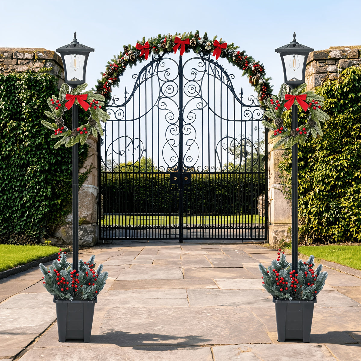 Une décoration de fêtes pour l'entrée et le balcon