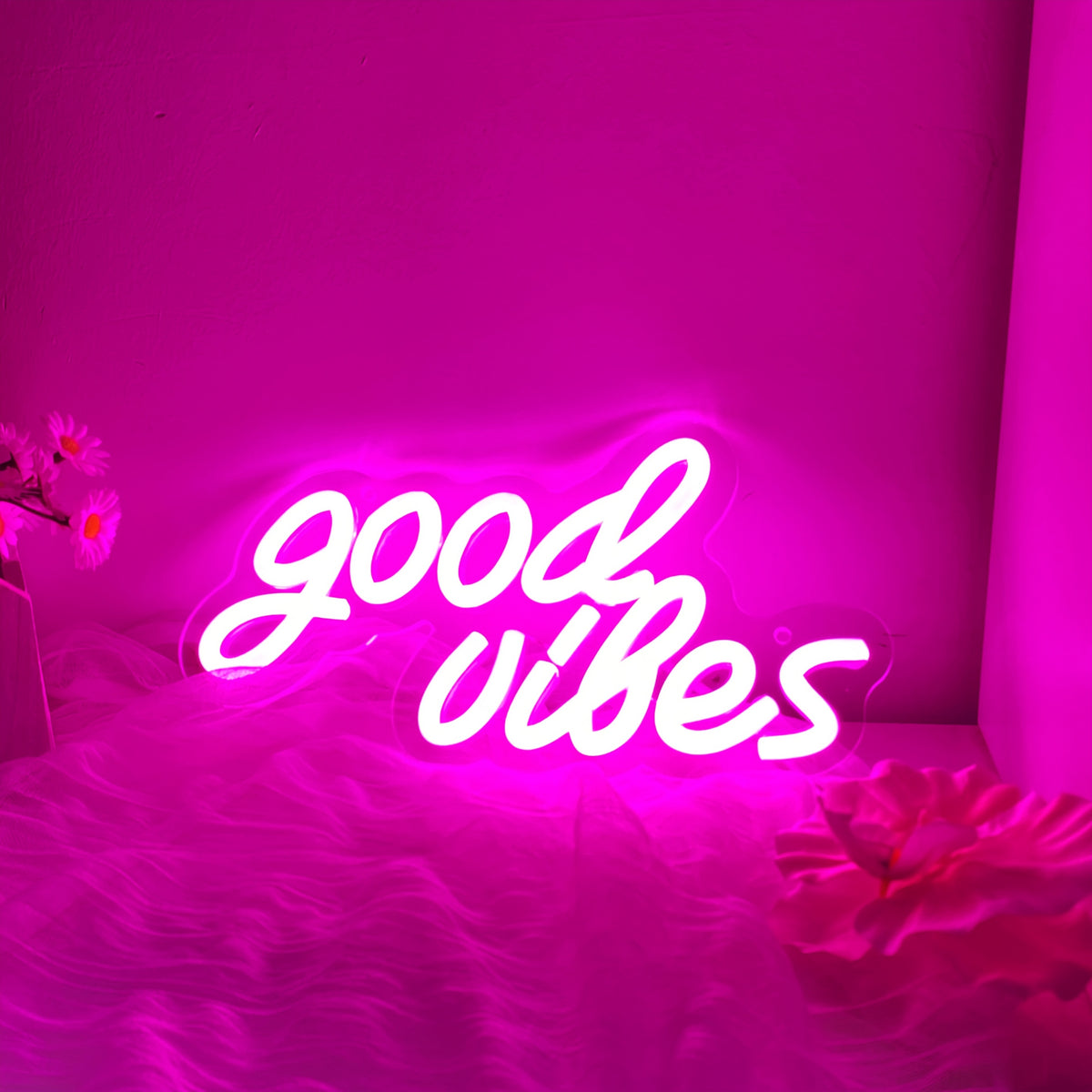 Enseigne néon « Good Vibes » pour déco positive