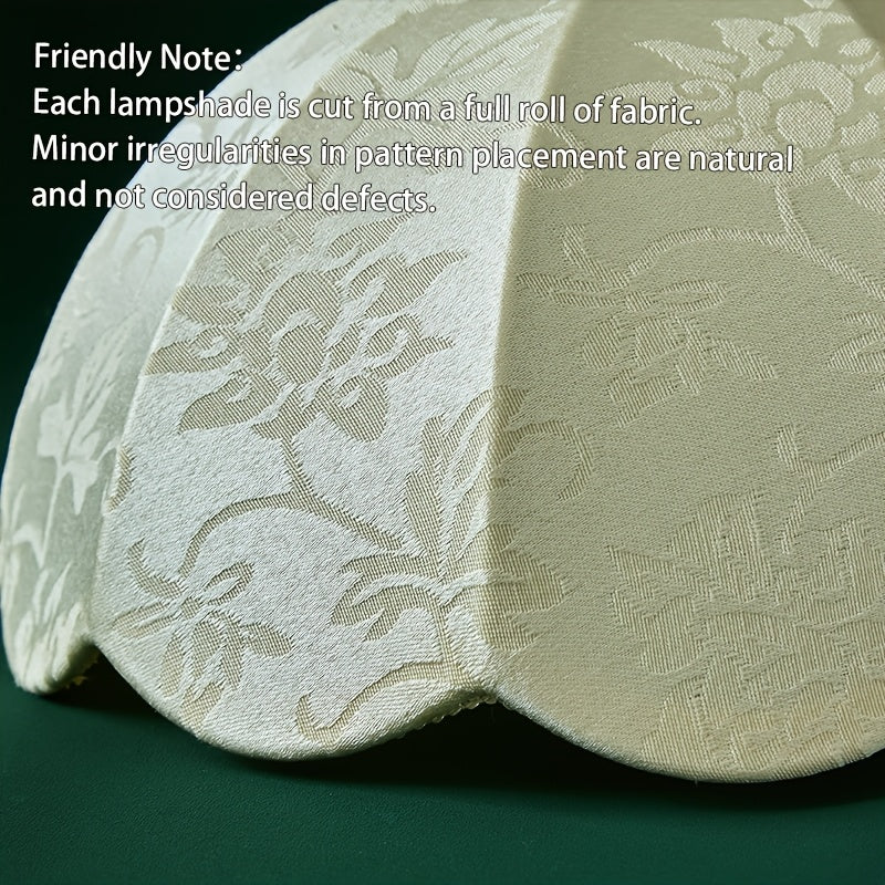Abat-jour dôme festonné en jacquard crème à fleurs, Ø 28 cm