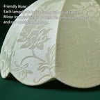 Abat-jour dôme festonné en jacquard crème à fleurs, Ø 28 cm