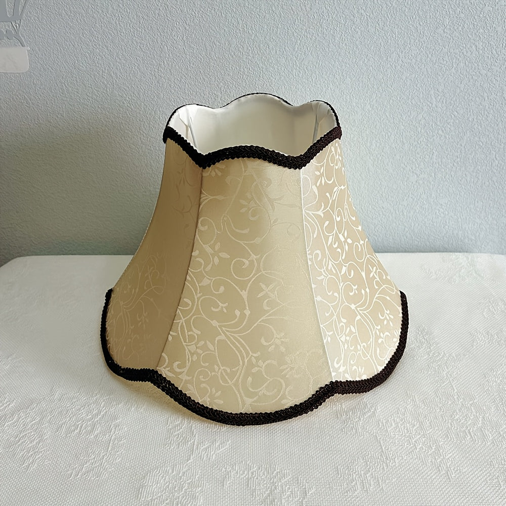Abat-jour cloche festonné en jacquard champagne, galon chocolat