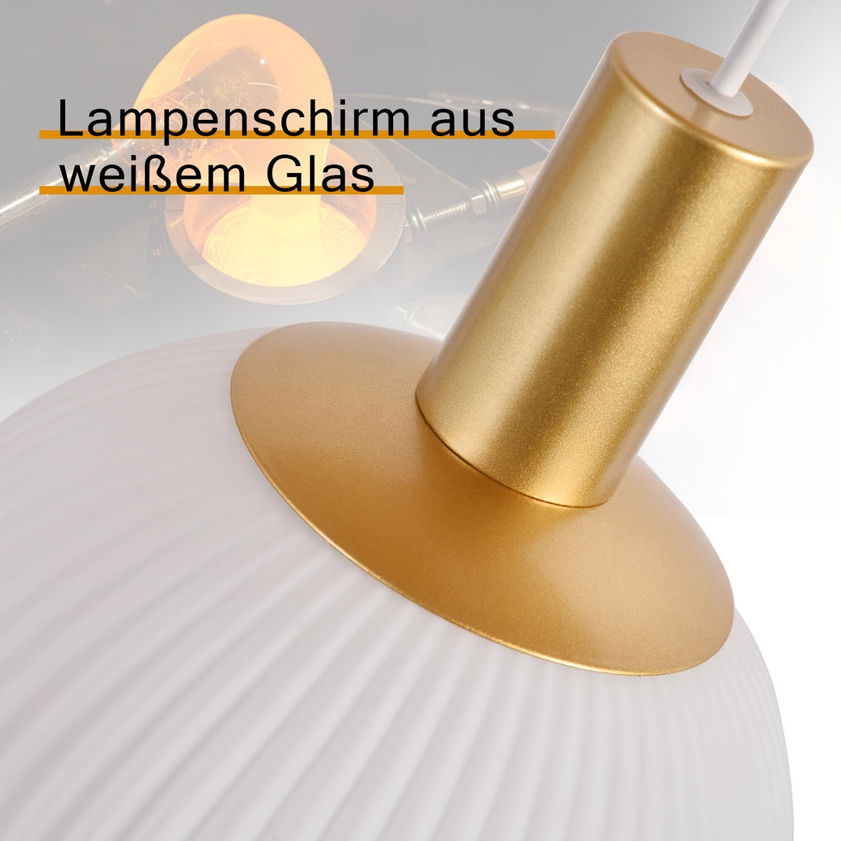Suspension 4 globes en verre blanc strié sur barre dorée de 86 cm