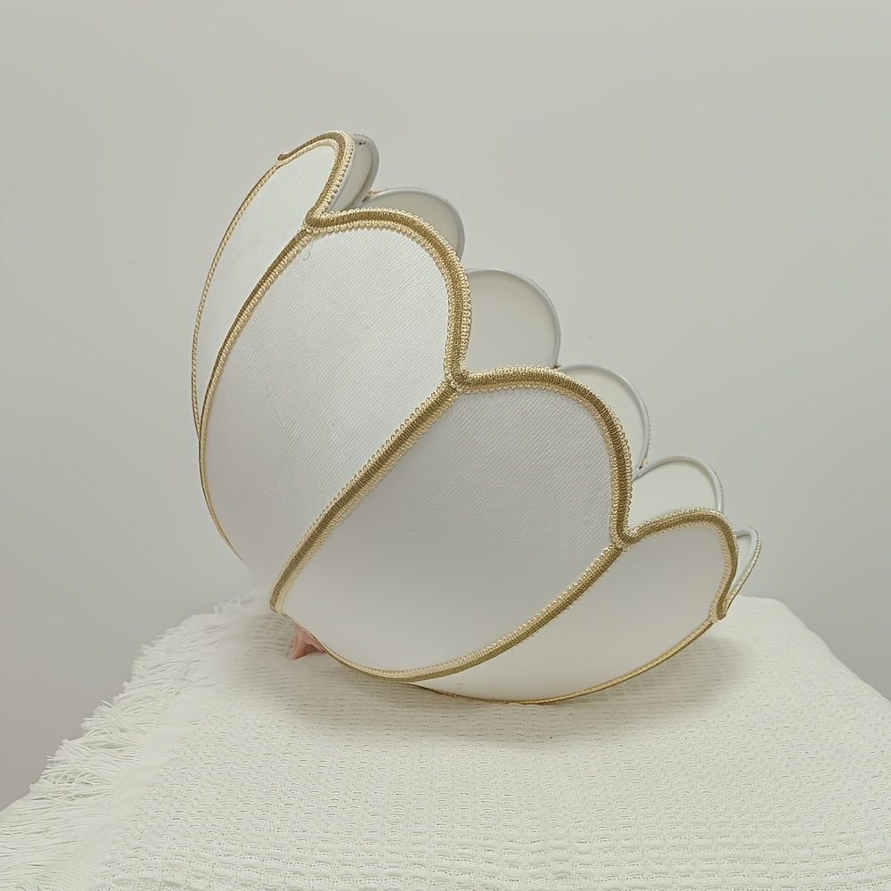 Abat-jour à pétales en tissu blanc et galon doré, Ø 33 x H 23 cm