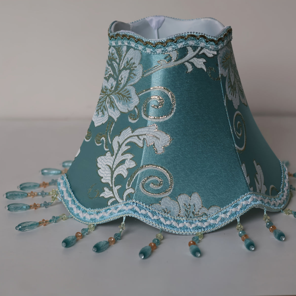 Abat-jour cloche en jacquard bleu turquoise et fils dorés, Ø 30 cm
