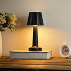 Lampe de table sans fil RVB noire à abat-jour plissé, tactile