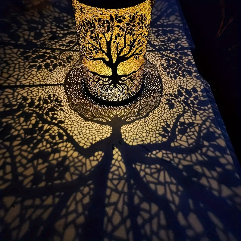Lanterne solaire cylindre en métal ajouré, motif arbre de vie