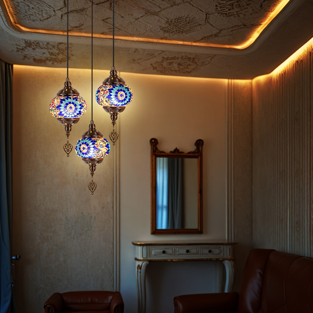 Suspension 3 globes en verre coloré décor mosaïque, style oriental