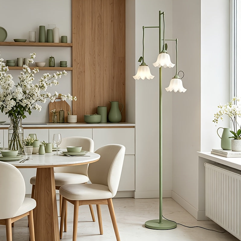 Lampadaire fleur à corolles blanches et cols flexibles