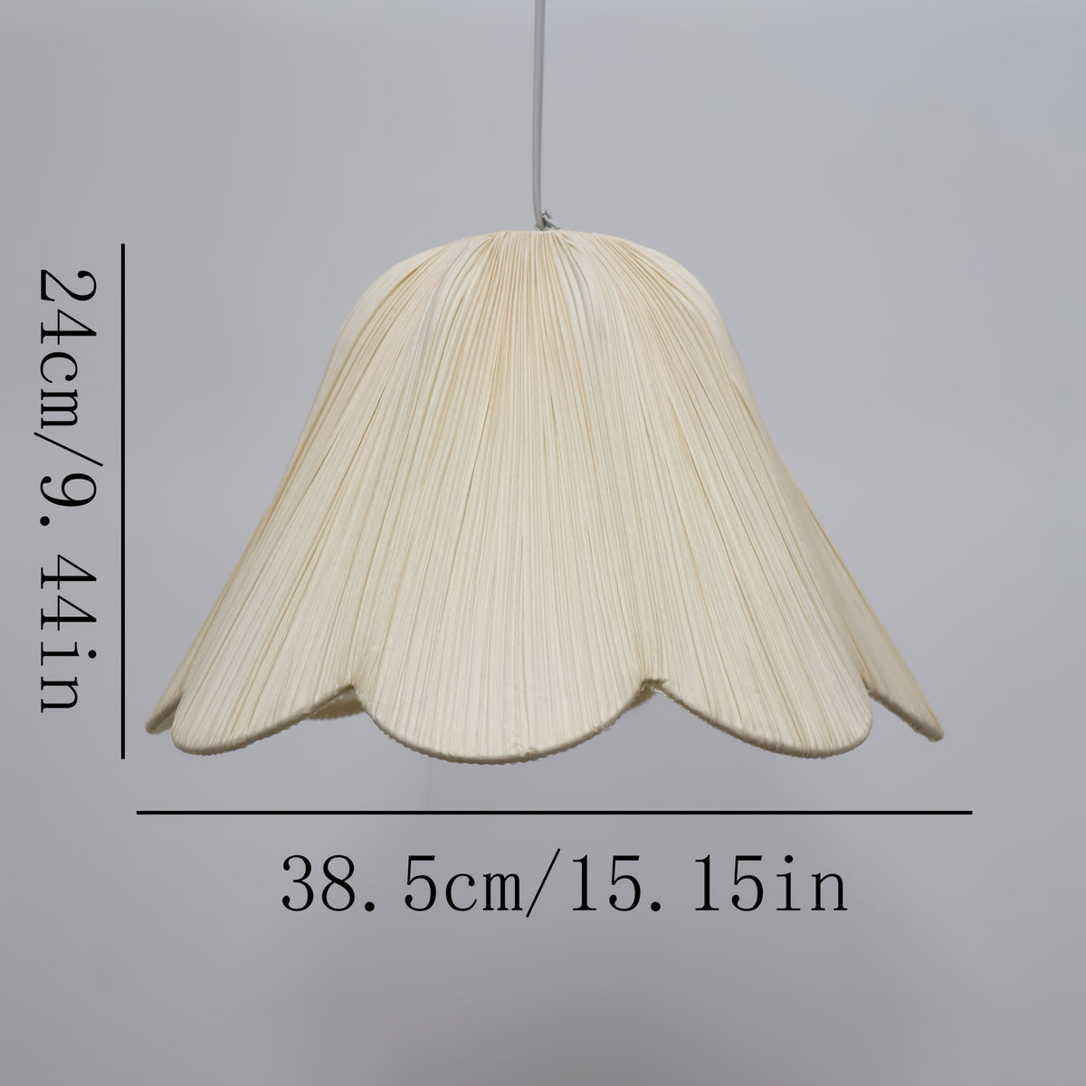 Abat-jour fleur en tissu plissé beige clair à bord festonné