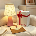 Lampe de chevet rose à abat-jour en lin semé de fleurettes, USB