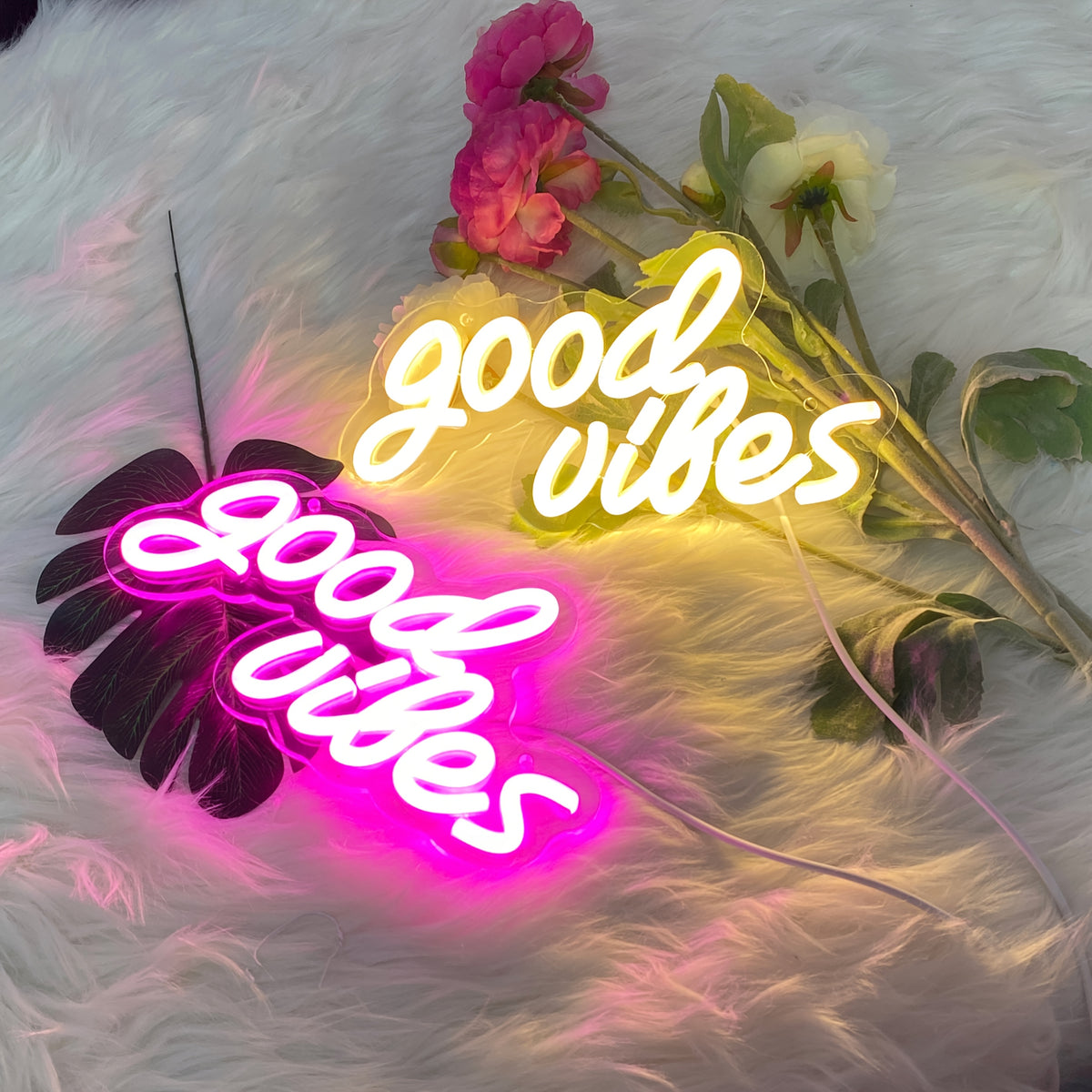 Enseigne néon LED « Good Vibes » sur plaque acrylique, rose ou blanche