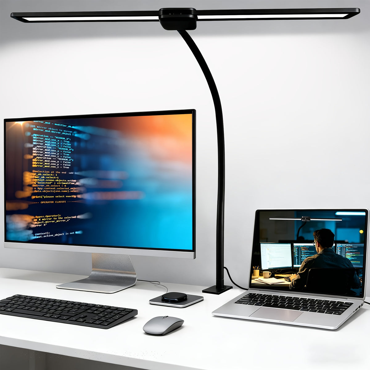 Deux barres LED pour éclairer tout le bureau