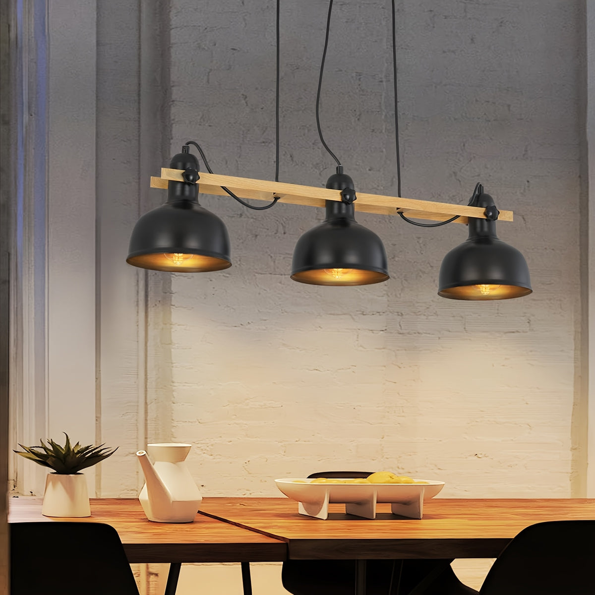 Suspension 3 coupoles noires sur barre effet bois de 78 cm, E27