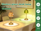 Lampe de chevet sans fil en verre nervuré vert ou orange, pied doré