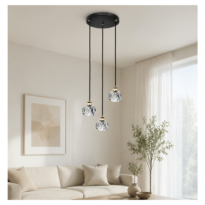 Suspension 3 globes en cristal taillé sur platine noire, câbles 110 cm