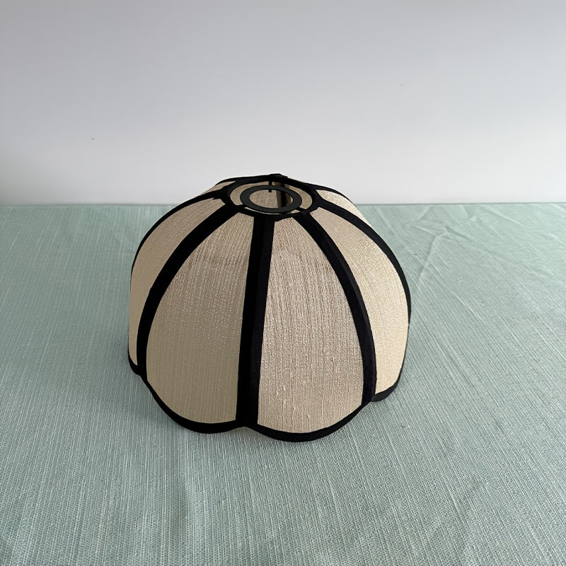Abat-jour à pétales en toile beige aspect lin bordée de noir, Ø 30 cm