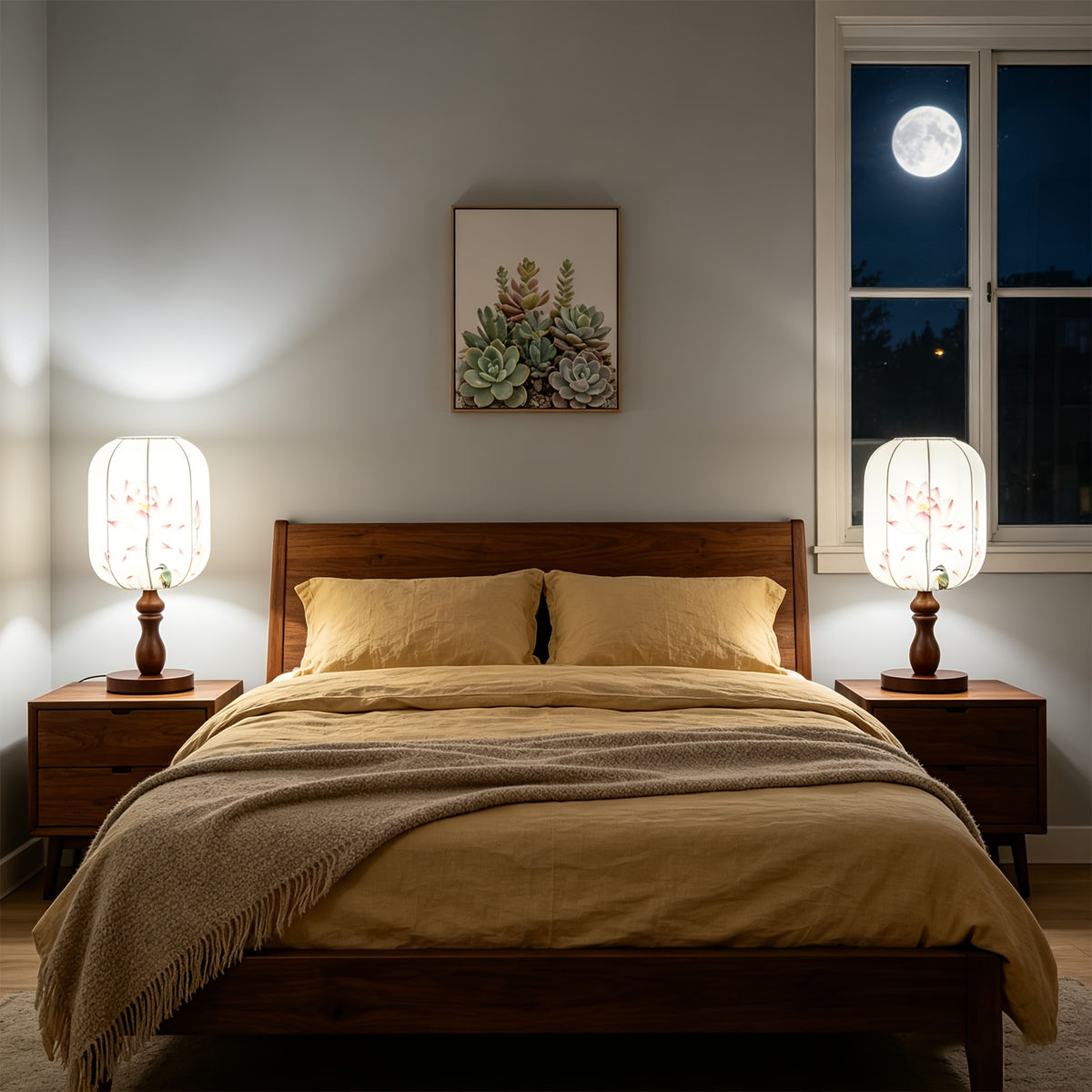 Lampe de chevet lanterne en tissu à décor d'estampe, pied en bois