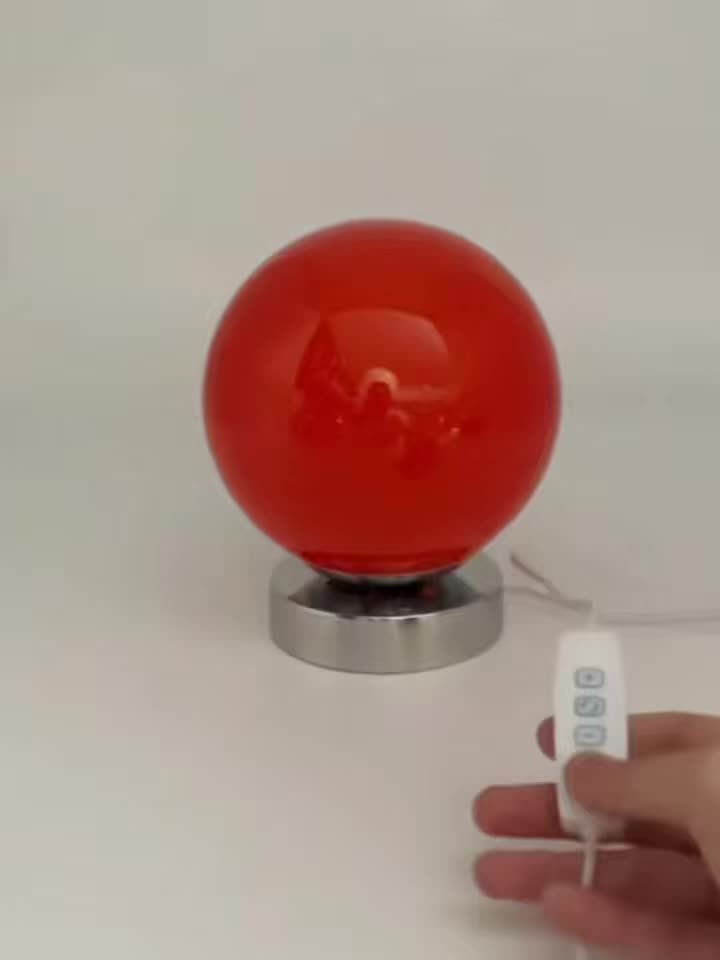 Lampe boule en verre rose sur socle chromé, USB et variateur