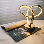 Lampe à poser dorée LED à anneaux entrelacés, trèfle lumineux USB
