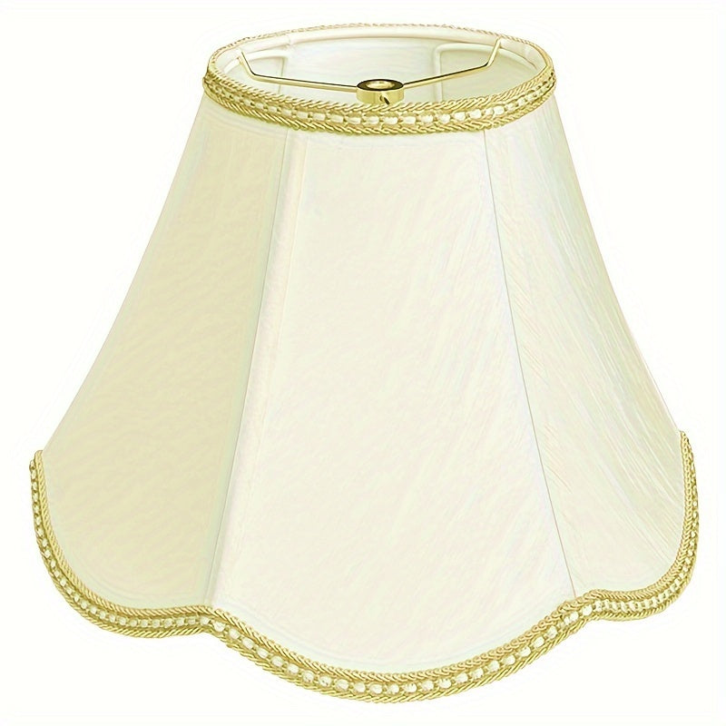 Abat-jour cloche festonné blanc à galon doré, Ø 33 x H 23,5 cm