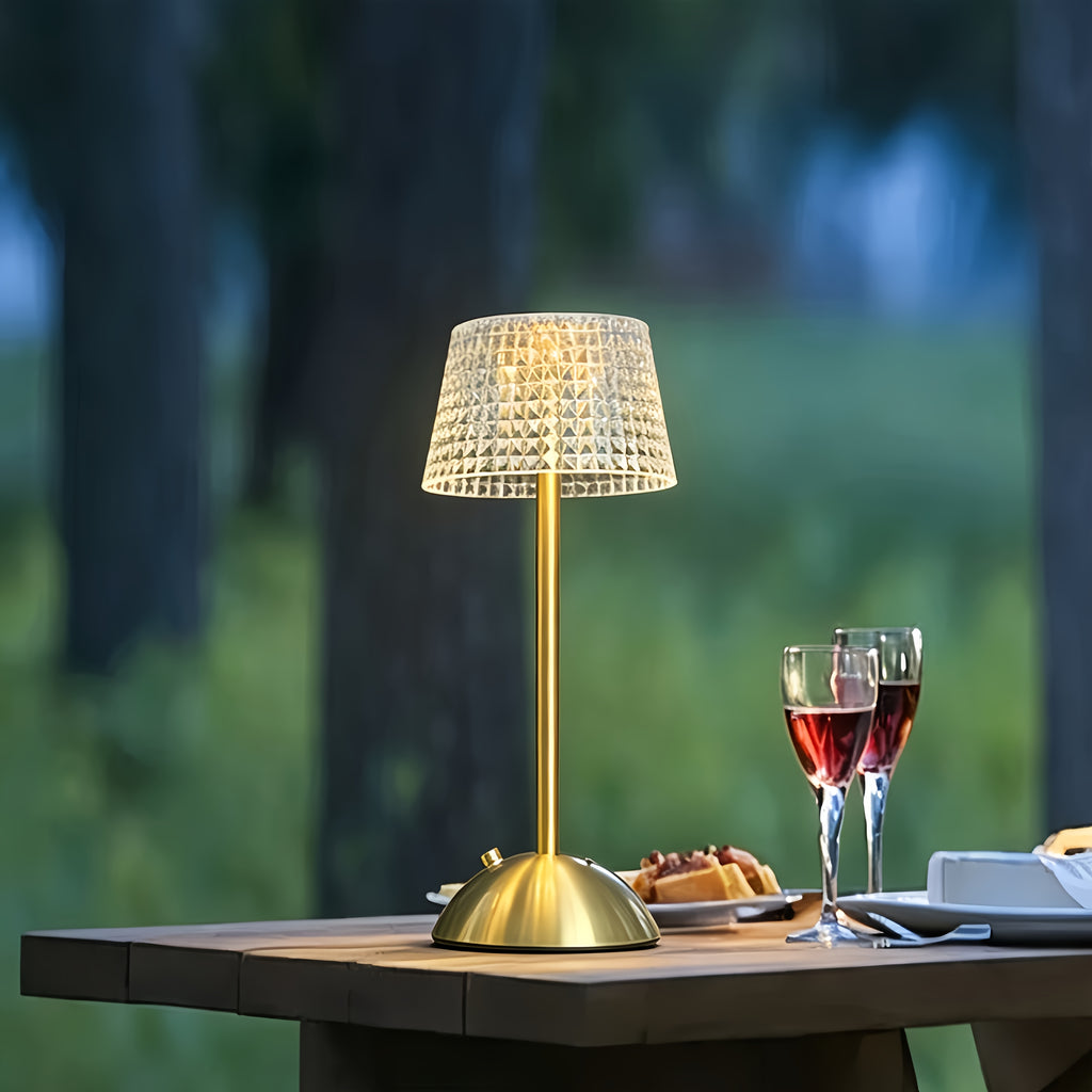 Lampe de chevet sans fil dorée, abat-jour taillé en pointes de diamant