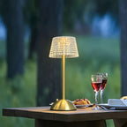 Lampe de chevet sans fil dorée, abat-jour taillé en pointes de diamant