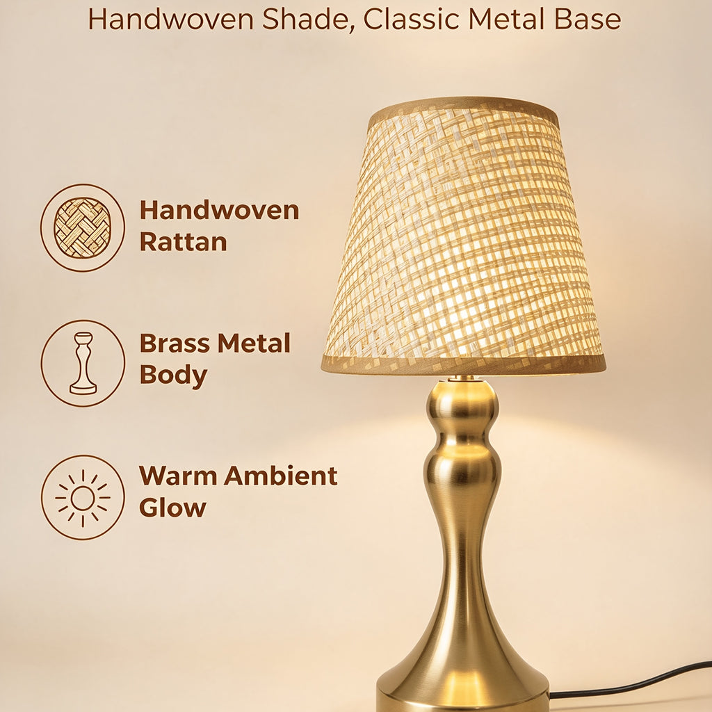 Lampe de chevet en rotin tressé, pied balustre doré et câble USB